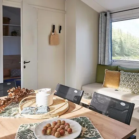 Mobil-home Pour 6 Personnes Avec Terrasse - Api-1-52-1945 * Vairé