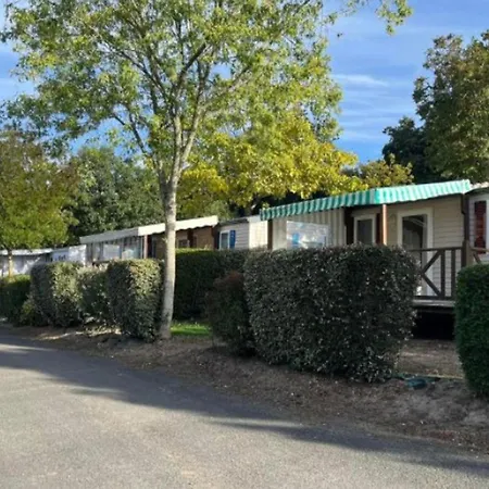 Mobil-home Pour 6 Personnes Avec Terrasse - Api-1-52-1945